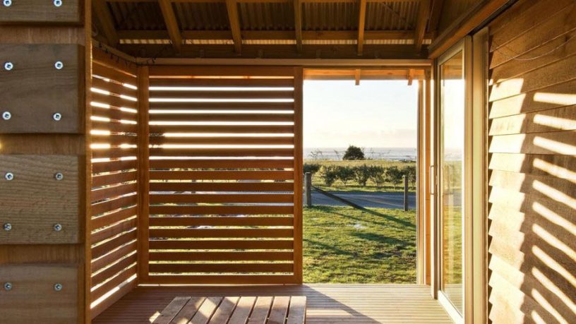 Arrangement of Wooden walls Give the Room a Light at Home Shoal Bay House