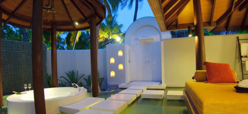 Bedroom and Oversized Bathtubs or Two Anantara Kihavah Villas