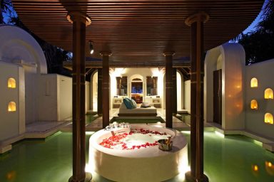 Oversized Bathtubs or Two Anantara Kihavah Villas