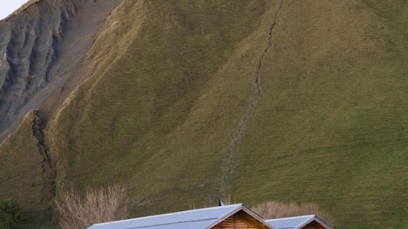 Small House on the Bottom of the Valley Shoal Bay