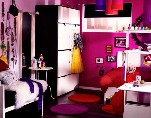 Glamours IKEA Pink Teen Room with Cricle Rug
