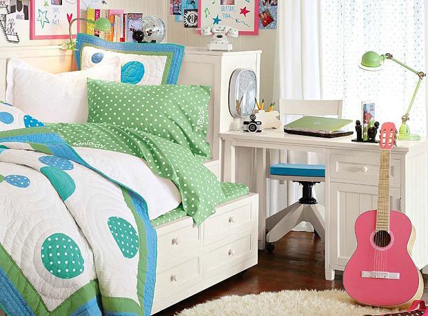 Music Lovers Dorm Room 2011