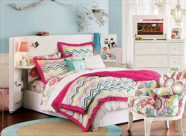 Teen Rooms for Girls with Zigzag Bedcover and Chair Flowers Accents