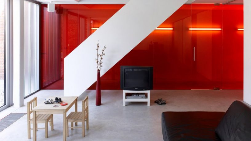 Awesome Red Wall Living Room Design