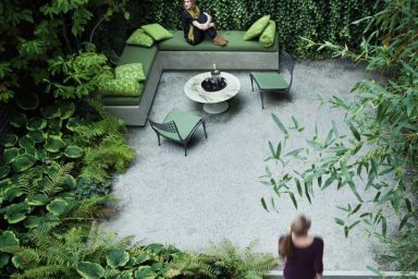 Cool Small Urban Garden with Lots of Green Decoration
