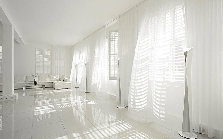 Cool White Room flowing Curtains Decor