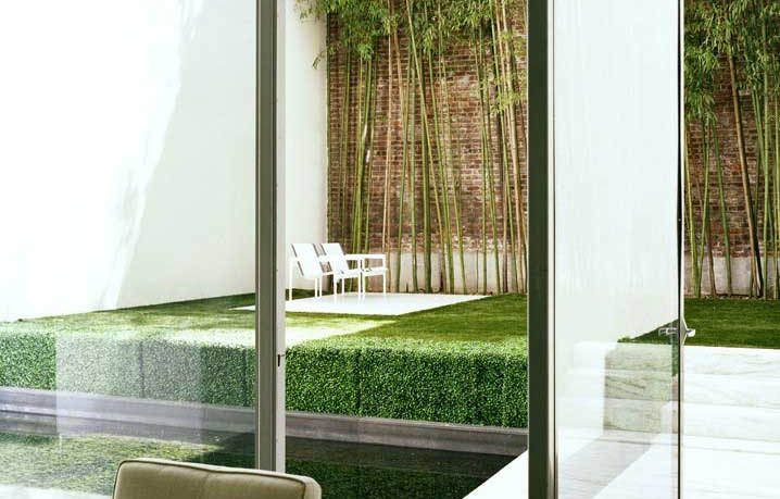 Outdoor Urban Garden in Back of Modern Townhouse