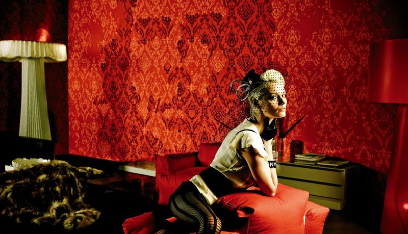 Red Che Guevara Wallpaper Ideas with Red Couch