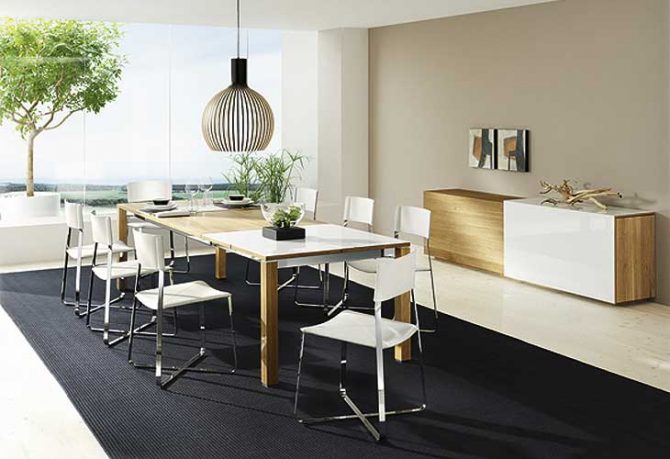 Team7 Modern Dining Room Set Chrome Acrylic Chairs and Black Rug