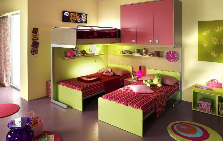 Pink and Yellow Bunk Beds for Three Girl with Round Rugs