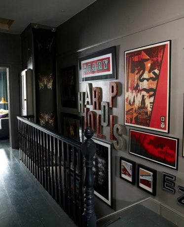 Arrange a Gallery on the Stairs Decorations