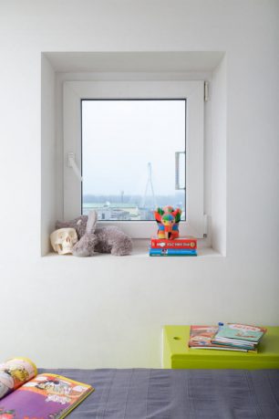 Cheerful Window Apartment Design Inspirations