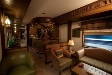 Luxury Train Main Desk with Wooden Furniture