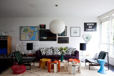 Modern Living Room Design with White Lampion Decorations