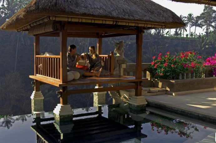 Natural Outdoor Terrace Design