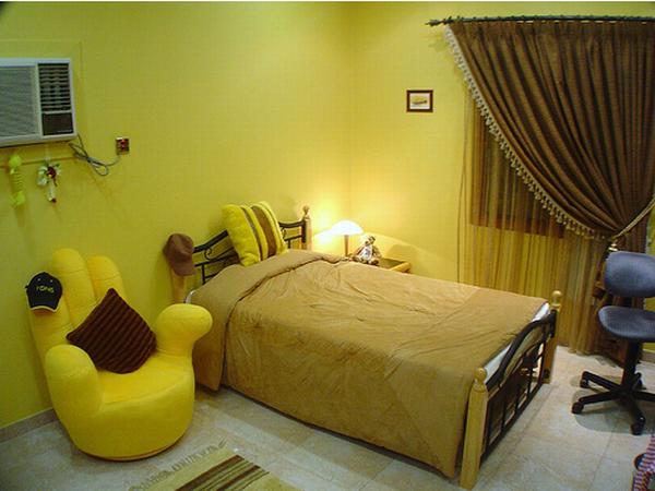 Standard Yellow Bedroom Design