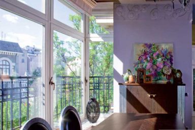 Traditional and Art Deco Apartment in Lilac and Plum Violet