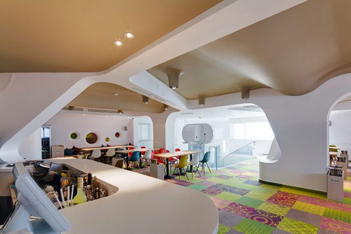 Amazing Large Dining Area