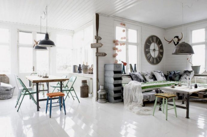 Amazing Living Room Interior with Thrifted Treasures