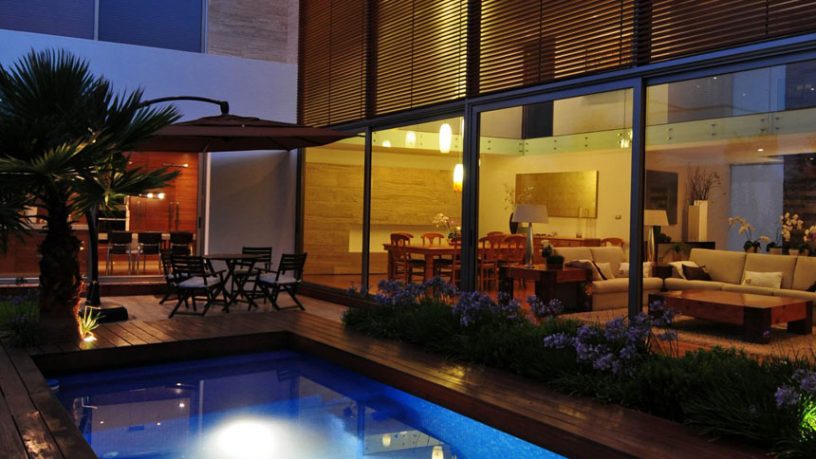 Awesome Modern House Pool with Wood on Edge