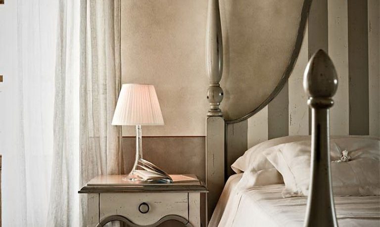 Classic Beautiful Bedroom Lamp and Table Lamp Design