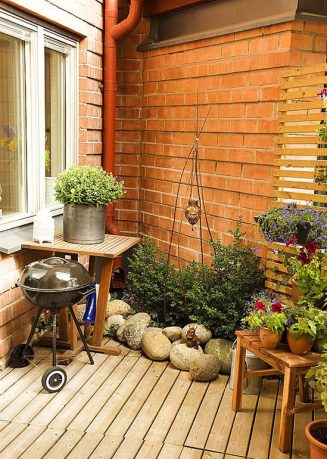 Corner Small Garden Apartment Ideas