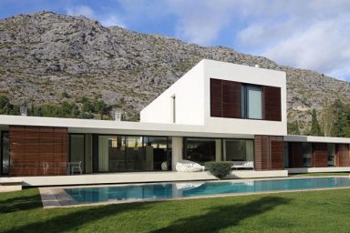 Large Swimming Pool Design in Mid Valley