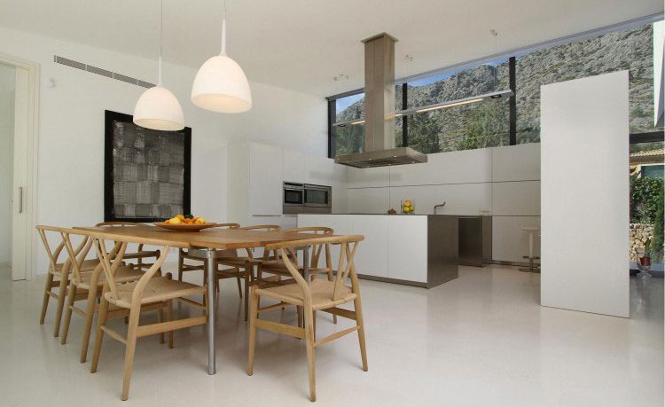 Luxury Dining Wishbone and Kitchen