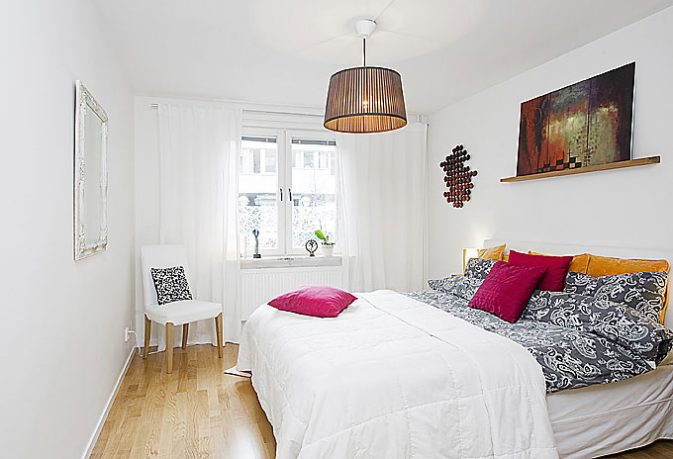 Main Bedroom Apartment with Pink Pillow