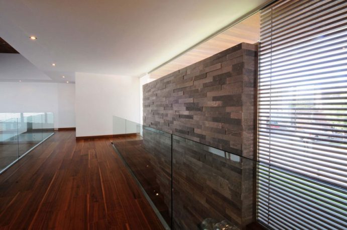 Minimalist Second Floor Design