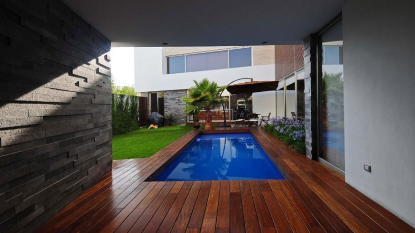 Modern House Coridor with Natral Stone Wall Tiles