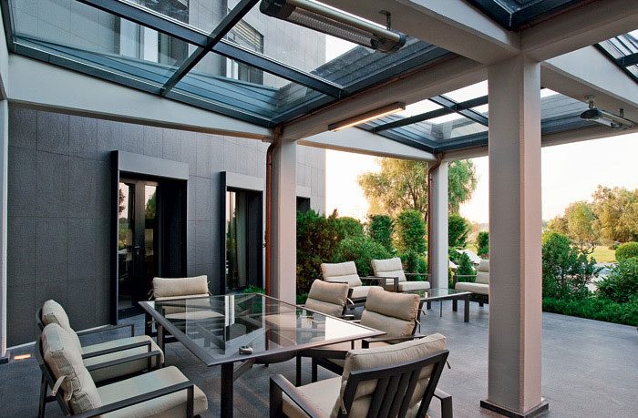 Modern Lounge with Glass Roof Design