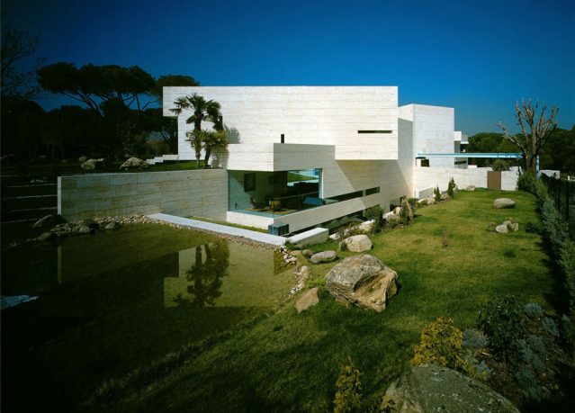 Large Garden Pond in Modern House Design