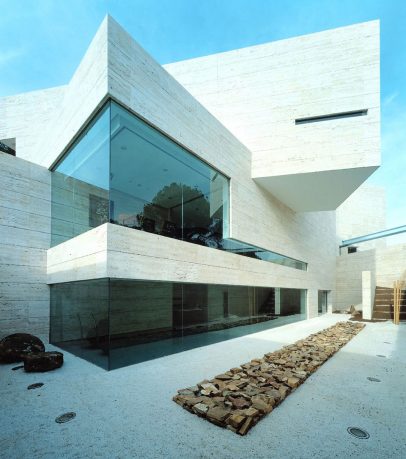 Outdoor Glass Wall Panels Design