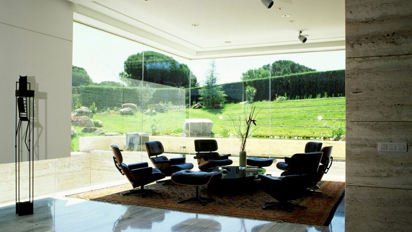 Space for Meetings Area with Glass Wall Ideas