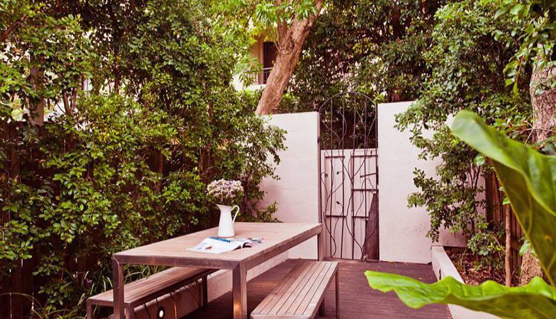 Classic Courtyard Decor with Dining Deck