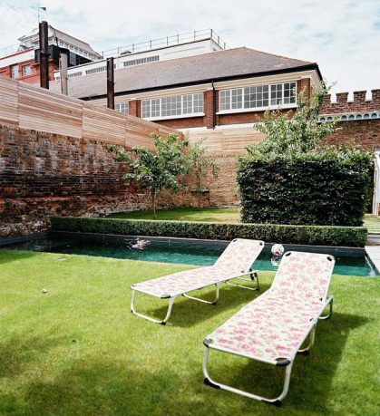 Poolside Sun Lawn Design Ideas