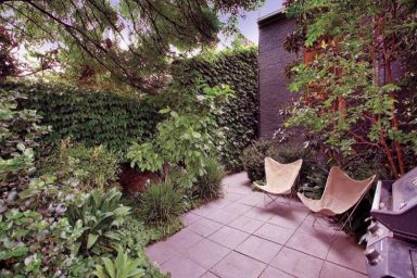 Small Patio With Butterfly Chairs Ideas