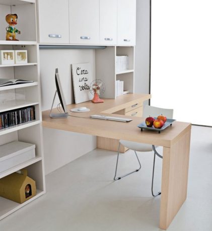 Wood Color Mac Desk for Kids