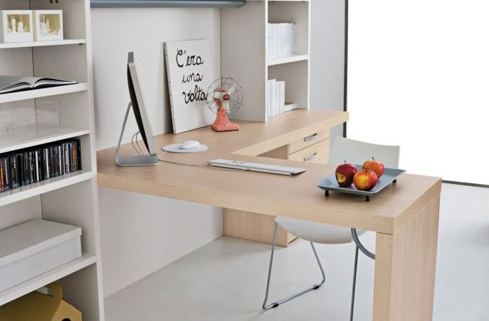 Wood Color Mac Desk for Kids
