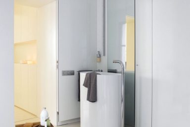 Amazing White Small Bedroom Apartment Design