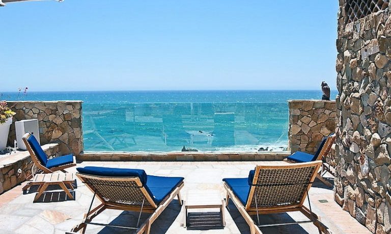 Beautiful Castle House Lounge with Sea View