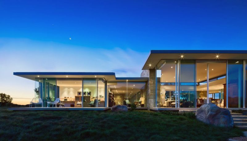 Beautiful Glass Wall Residence Design