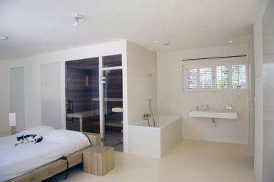Bedroom Ensuite Steam Room in One Areas