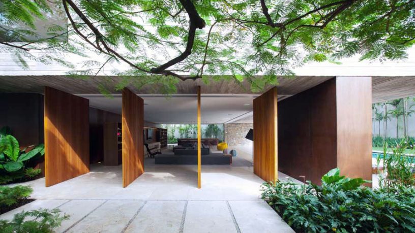 Cool Wall Swiveling Garden Doors Design