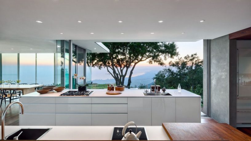 Modern White Kitchen Furniture with Beautiful Natre View