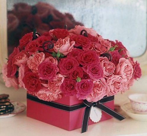 Pink Gift Box with Rose Flower for Valentine Day