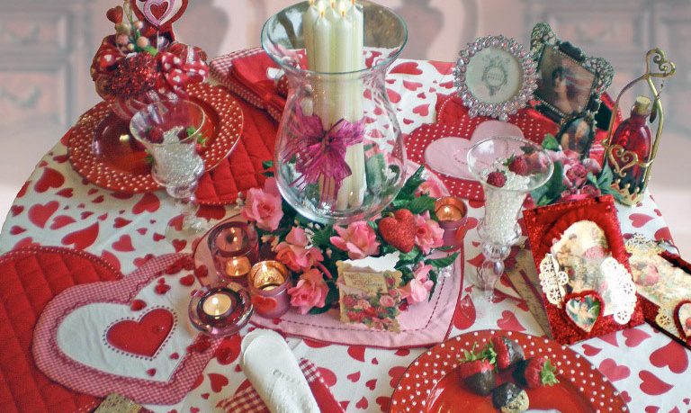 Romantic Table Decor Variants for the Best Valentines Day