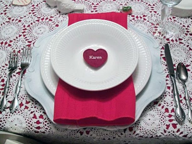 Romantic Table Manners with Pink Ornament
