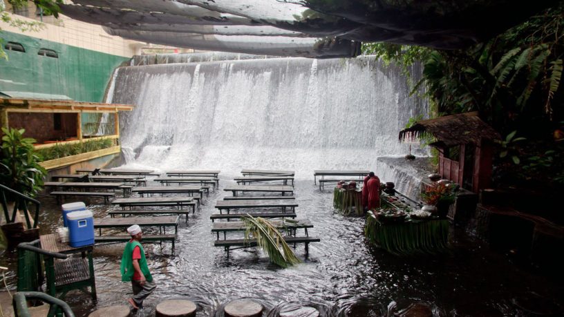Unique Villa Escudero Restaurant in River Concept